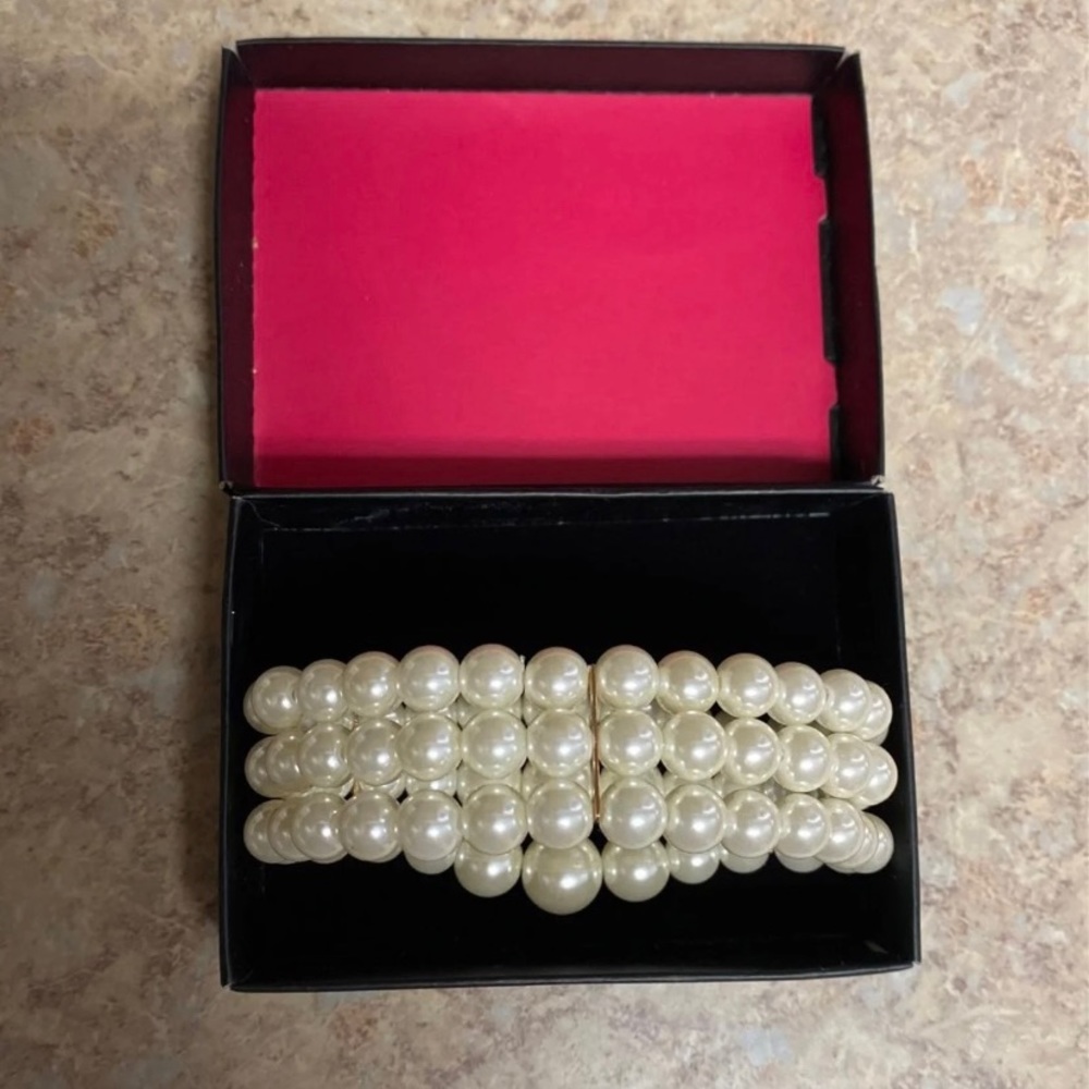 Beautiful Bracelet - Picture 4 of 5